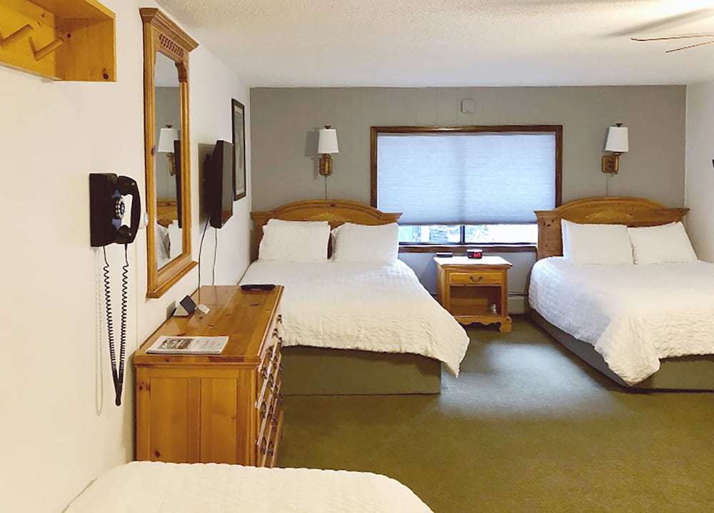 Tyrolean Lodge 28/72