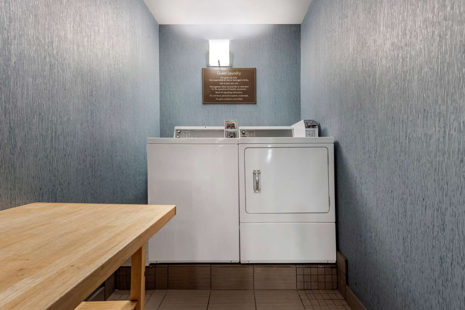 Comfort Inn and Suites Butler 28/38