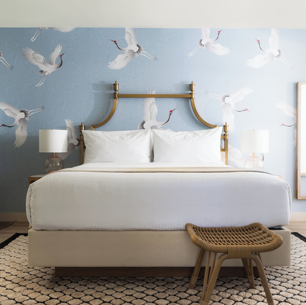 RENOVATED, STANDARD, KING BED