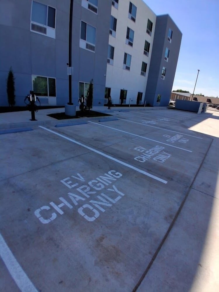 TownePlace Suites By Marriott Midwest City 27/40