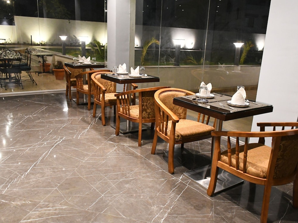 Hotel Amarpreet, Aurangabad - AM Hotel Kollection 31/50
