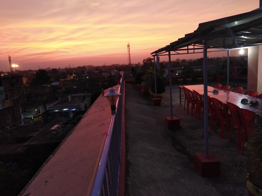 Kundan Bazar Guest House 29/30