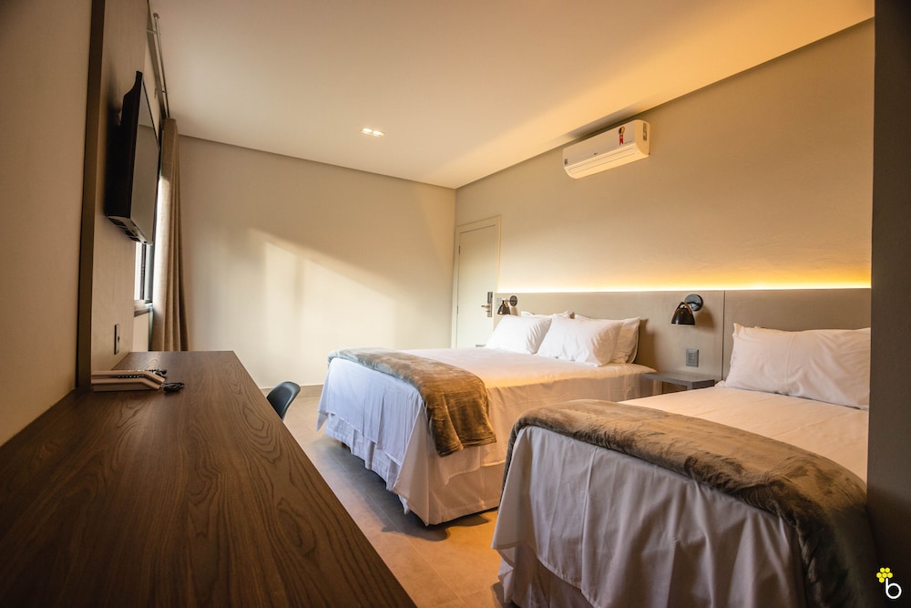 NAIM Hotel 6/18