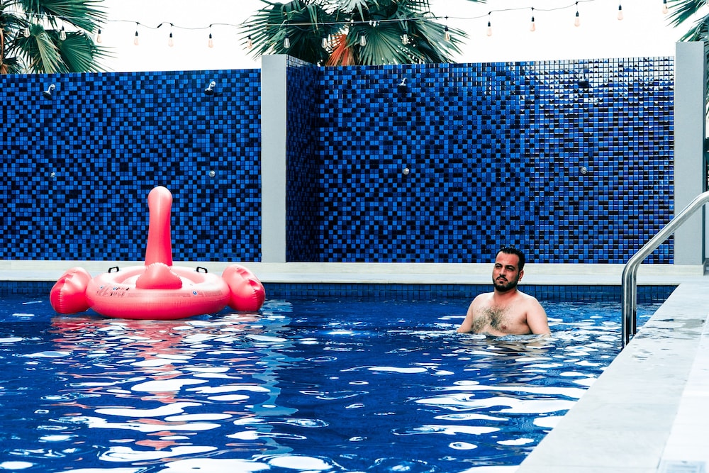 You&Co Dubai 30/57