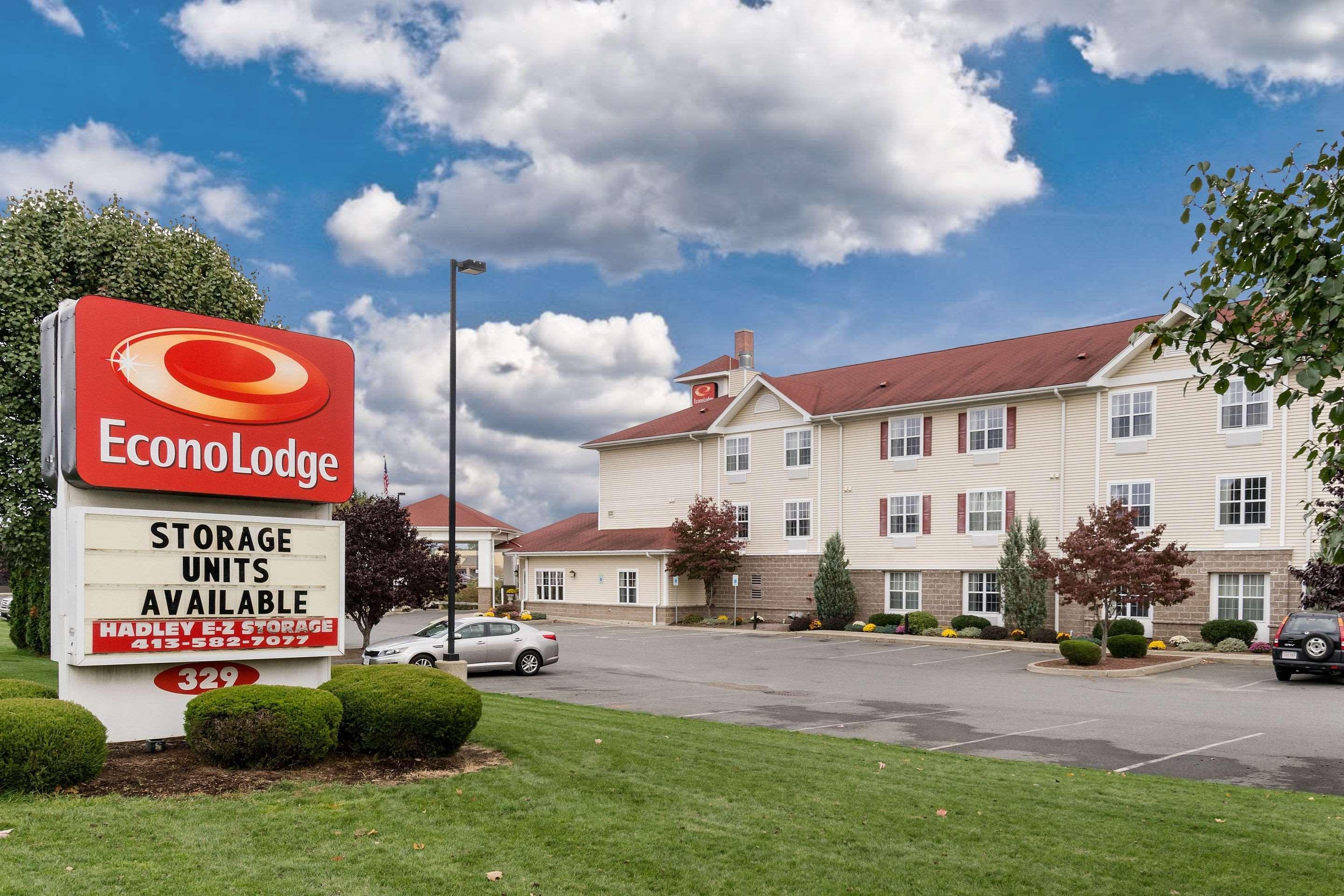 Econo Lodge 35/41