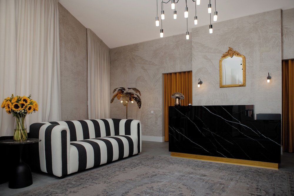 Gloria Suites by Lx Way 4/39