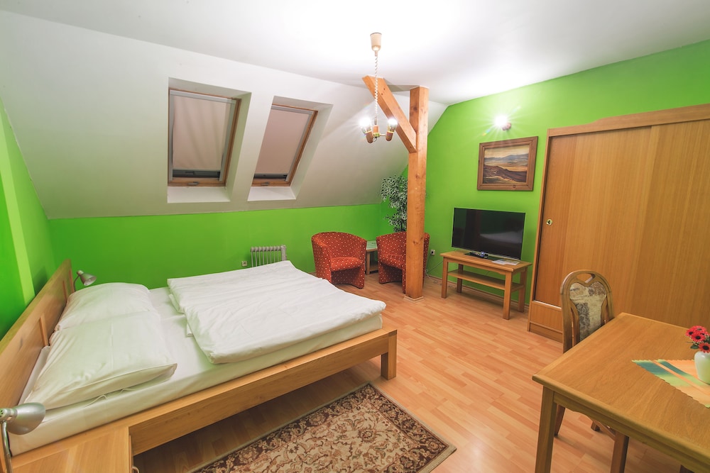 Arkada Hotel 14/56