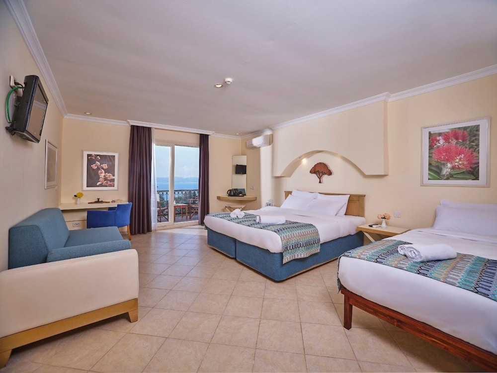 SUPERIOR, SEA VIEW