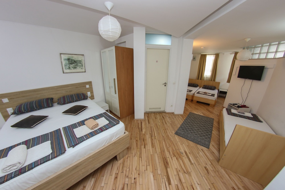 BASIC, APARTMENT