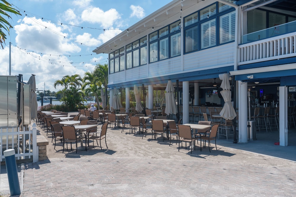 Pirates Cove Resort and Marina 28/36