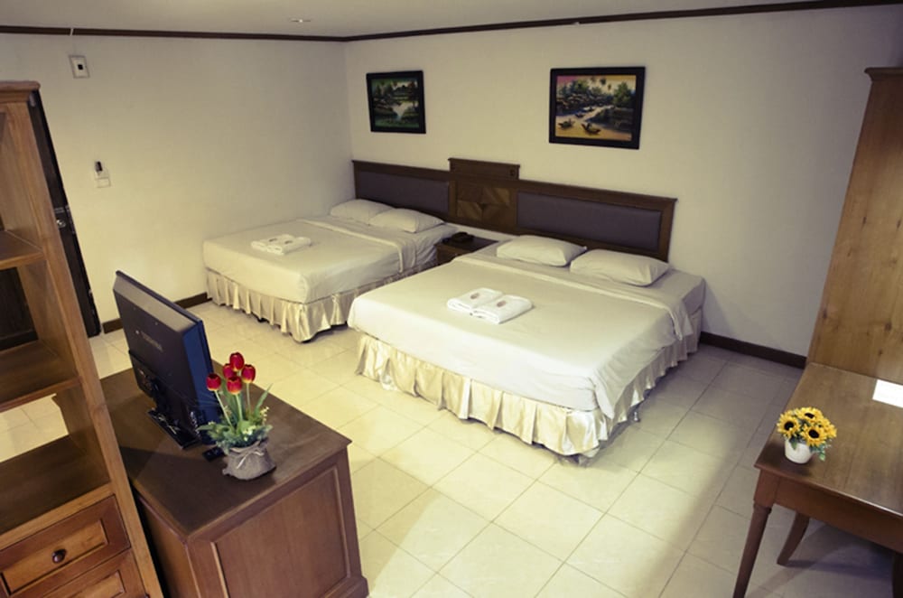 The Residence Hotel 9/39