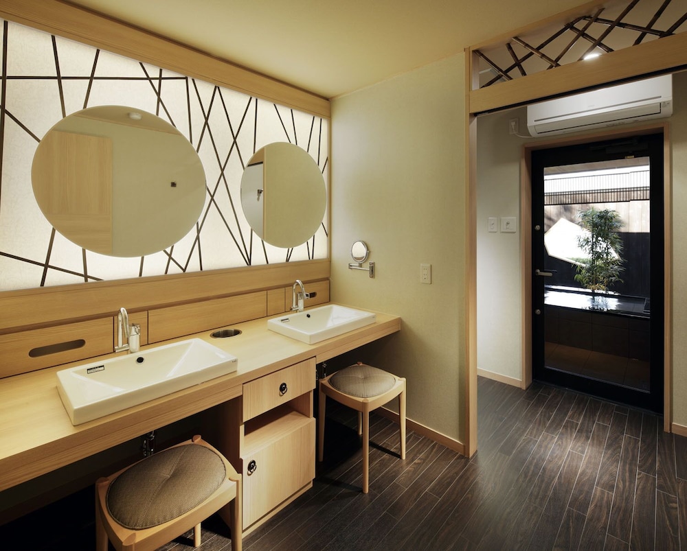 Naminone, Executive, Villa, Twin Beds, 4 Futon Beds, Partial Ocean View