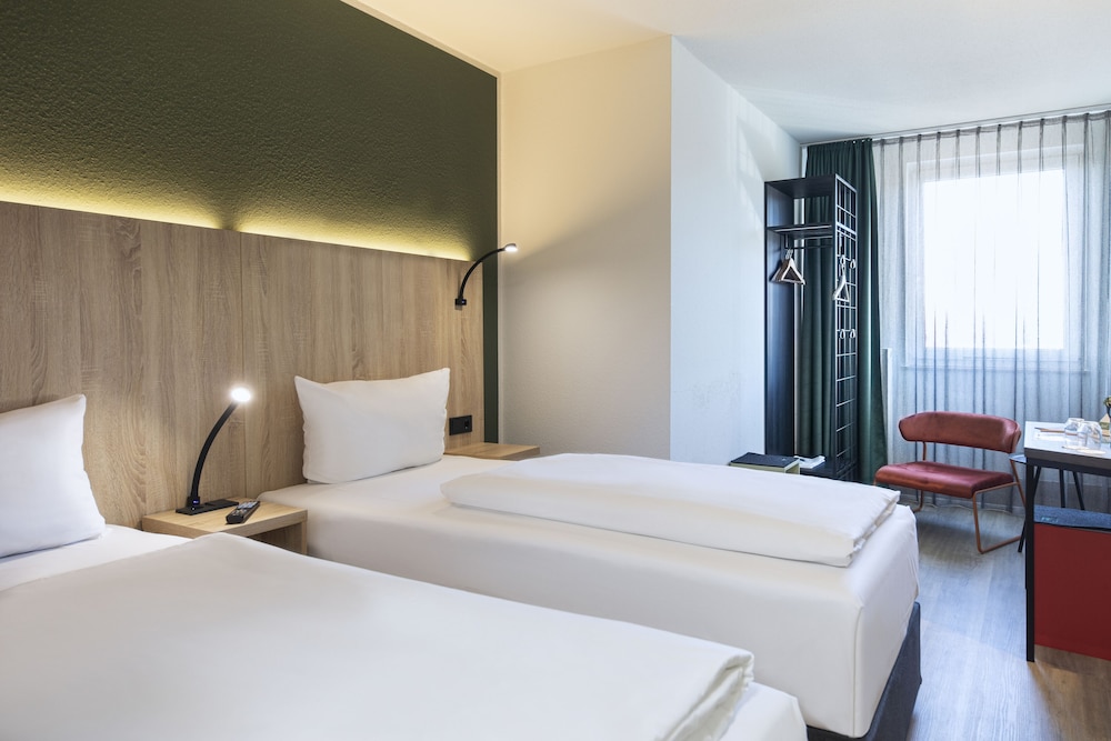 BUSINESS, TWIN BEDS