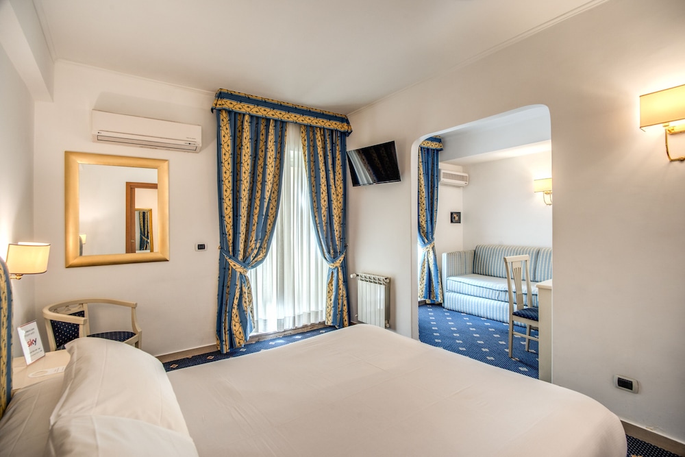 DELUXE, SUITE