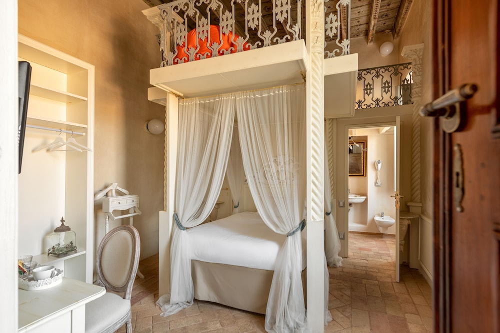 Hotel Palazzo Novello 43/64