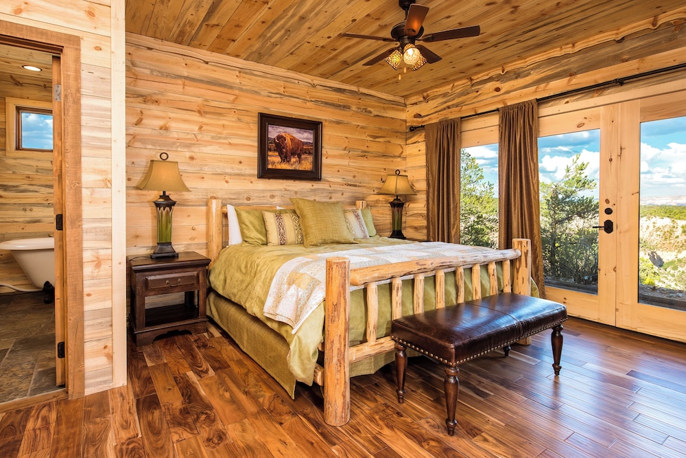 Lodge, 2 King Beds, 2 Bunk Beds