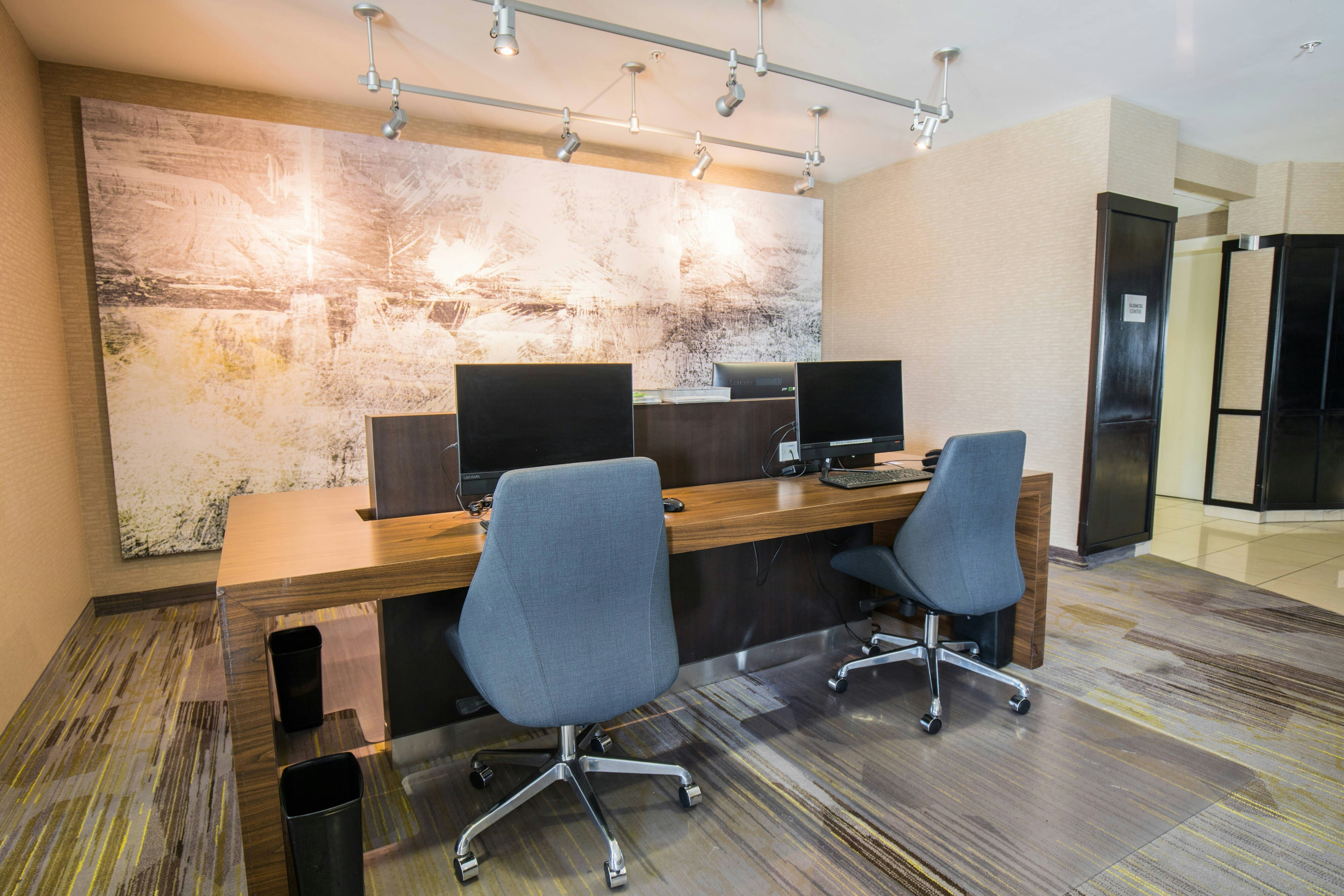 Courtyard by Marriott Merced 14/18