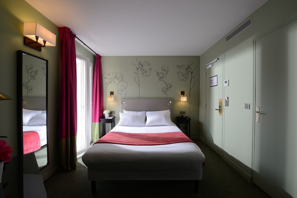 ROOM, DOUBLE BED, CITY VIEW