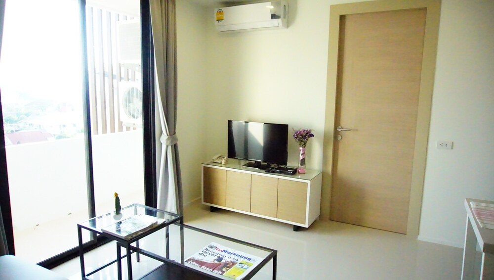 185 Residence 8/50