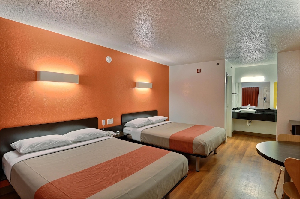 Motel6 Tewksbury, MA - Boston 16/42
