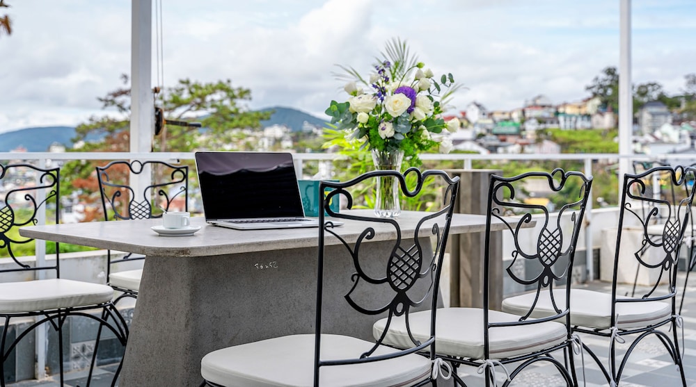 Cozy Boutique Hotel 63/73