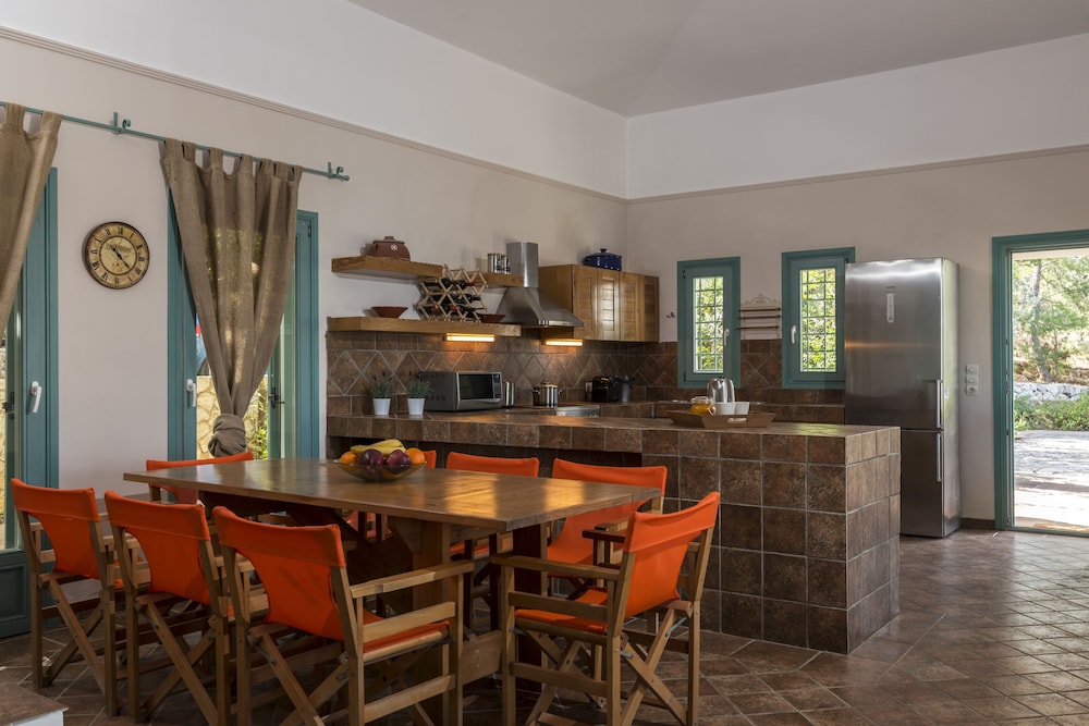 Electra Beachfront Villa 23/50
