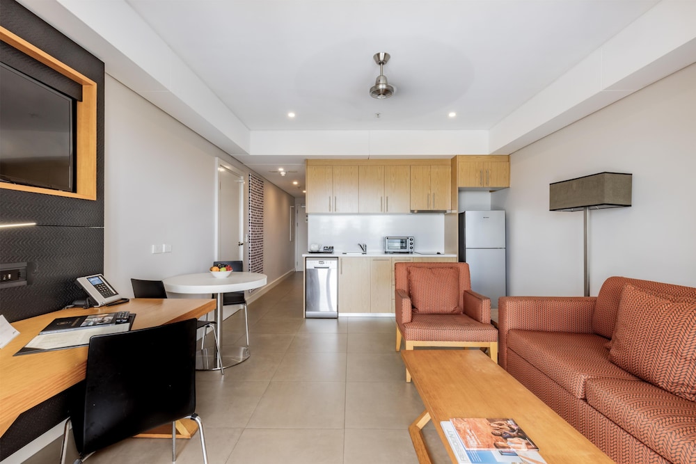 Oaks Darwin Elan Hotel 36/50