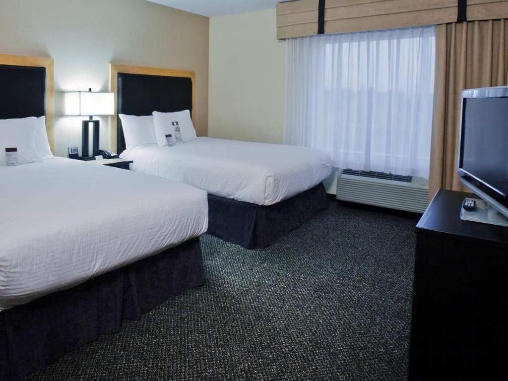 جناح بسريرين كوين بغرفتين لذوي الإعاقة، DoubleTree by Hilton Hotel Savannah Airport 3/5