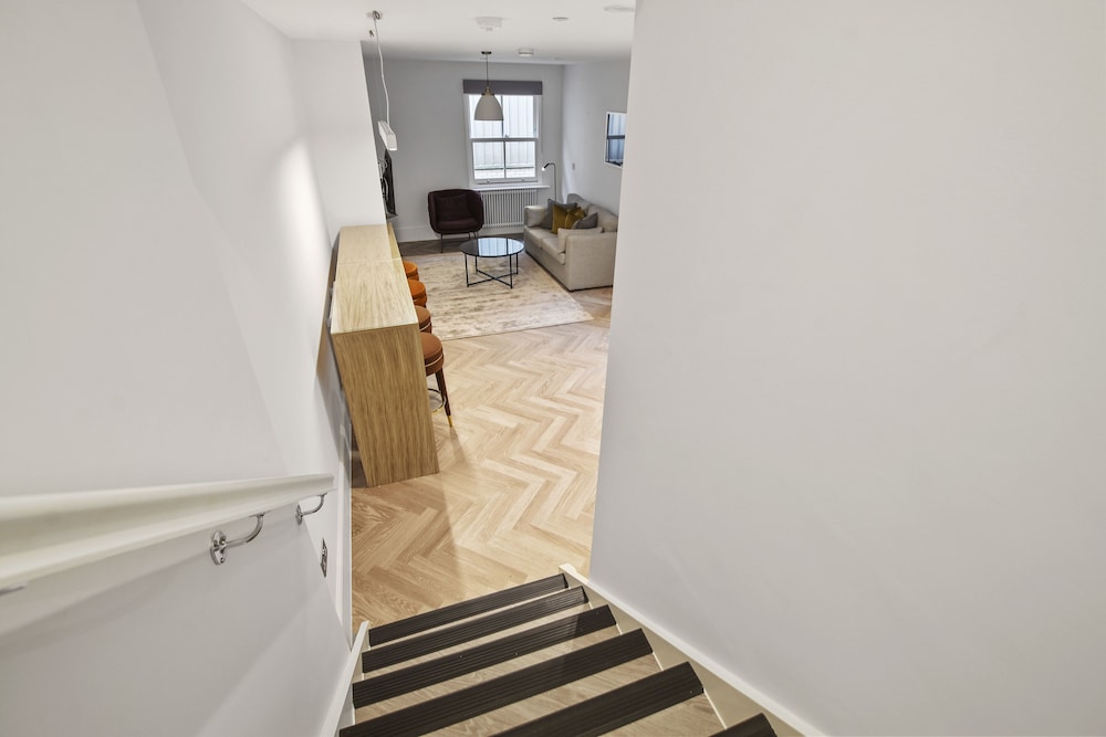 Lobby at Victoria House by Aeria Apartments, READING - UK