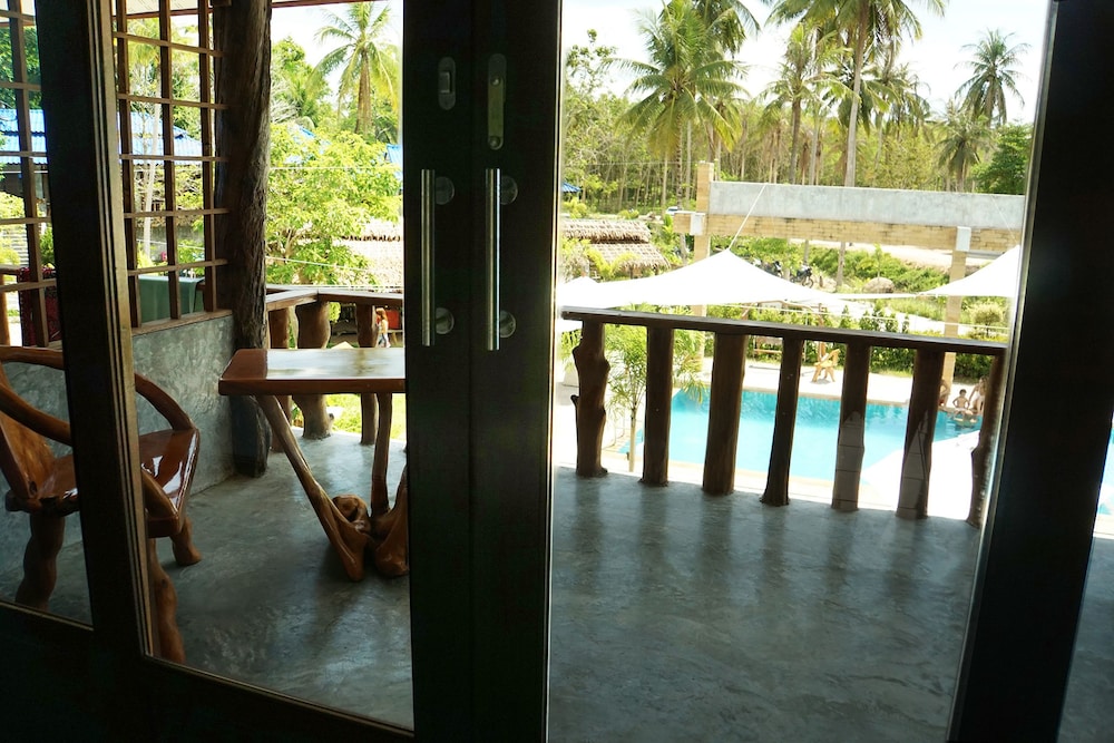 The Shore Resort 61/71