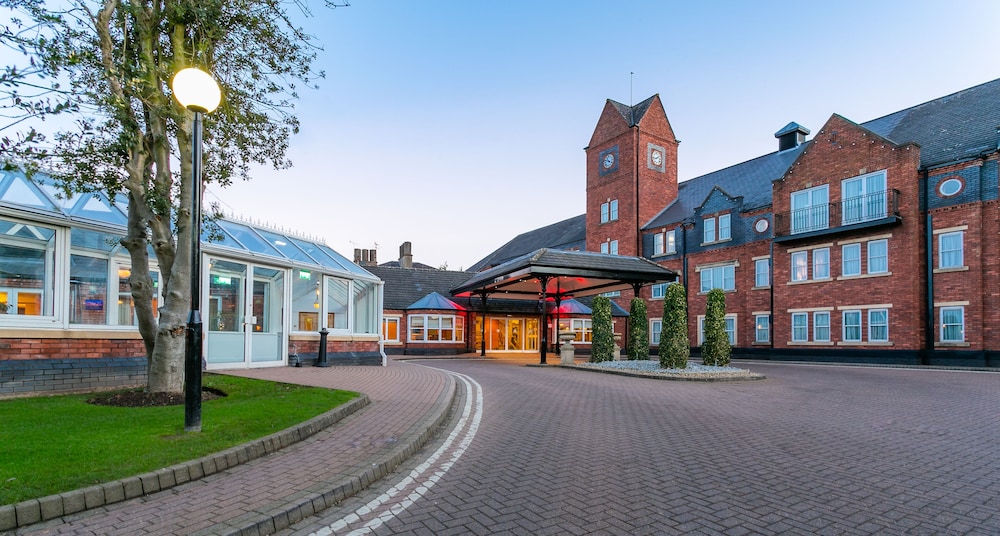 The Park Royal Hotel & Spa 66/71