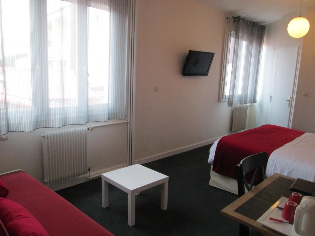 HOTEL LE CALME DES PINS SPA 38/43