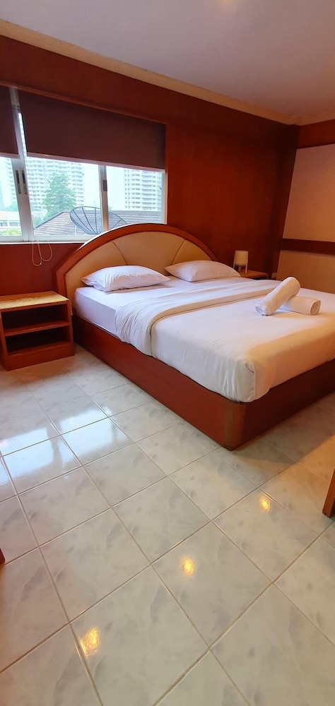 The Kaze 34 Service Residences 10/50