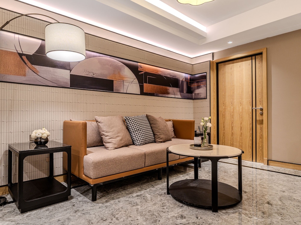 Court Wing Hotel Sukhumvit Bangkok 32/54