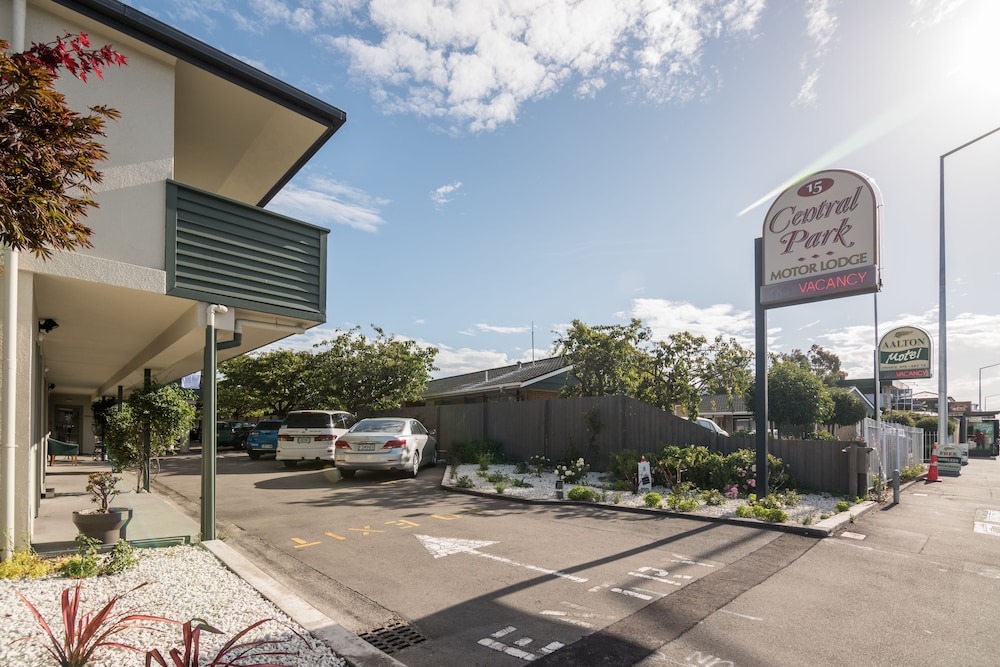 Central Park Motor Lodge 42/47