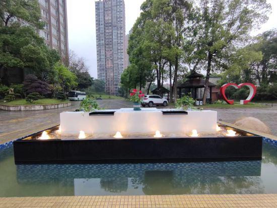 Hu Shang Hotel 39/43