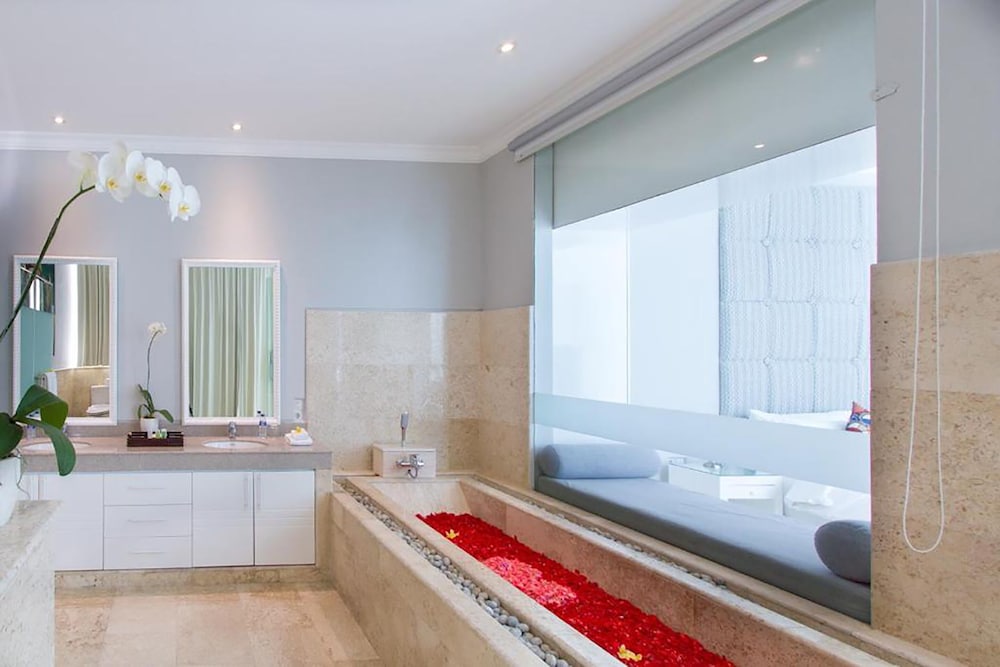 Nunamkhalu Private Villas and Spa (Ex Nusa Dua Retreat) 24/79