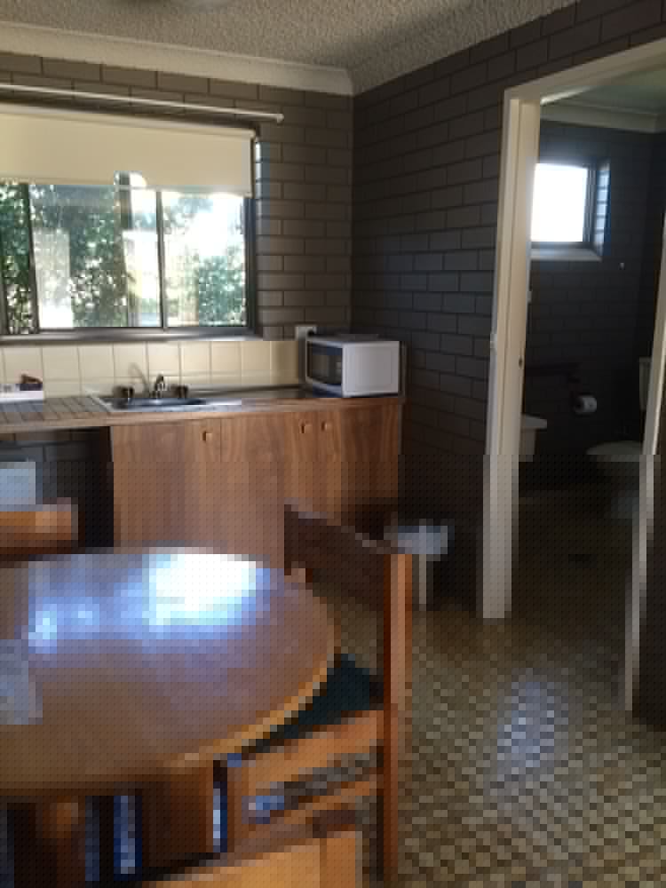 TUMUT VALLEY MOTEL 26/32