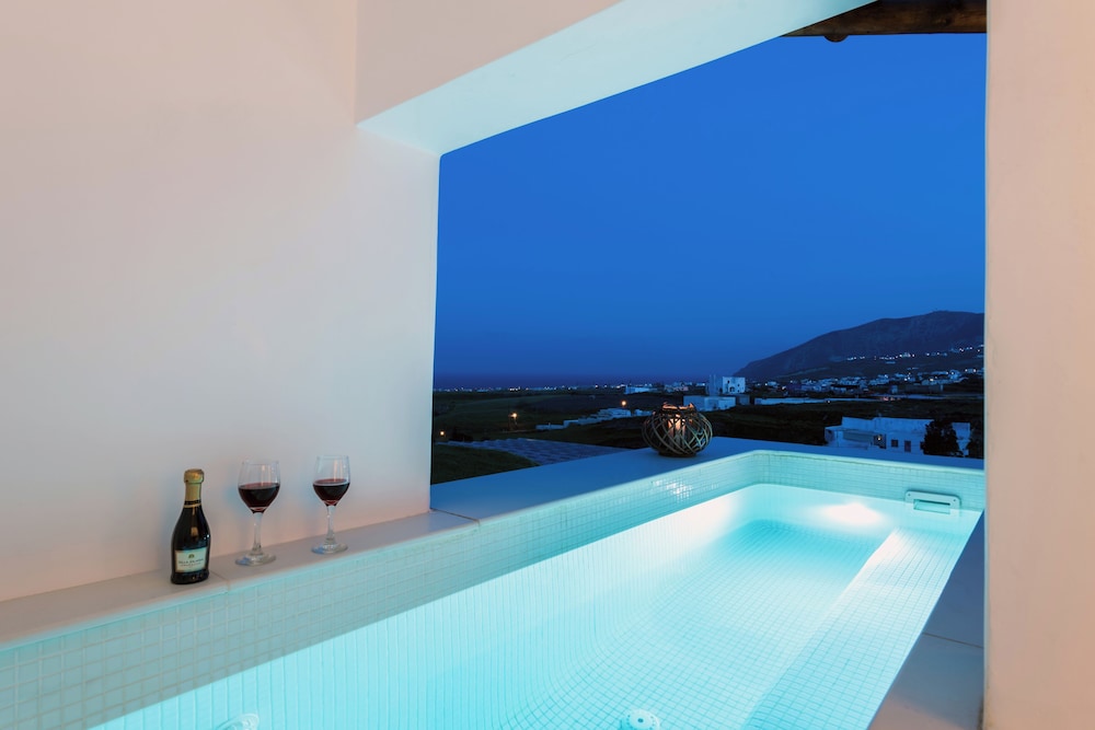 Emerald Collection Suites 24/44