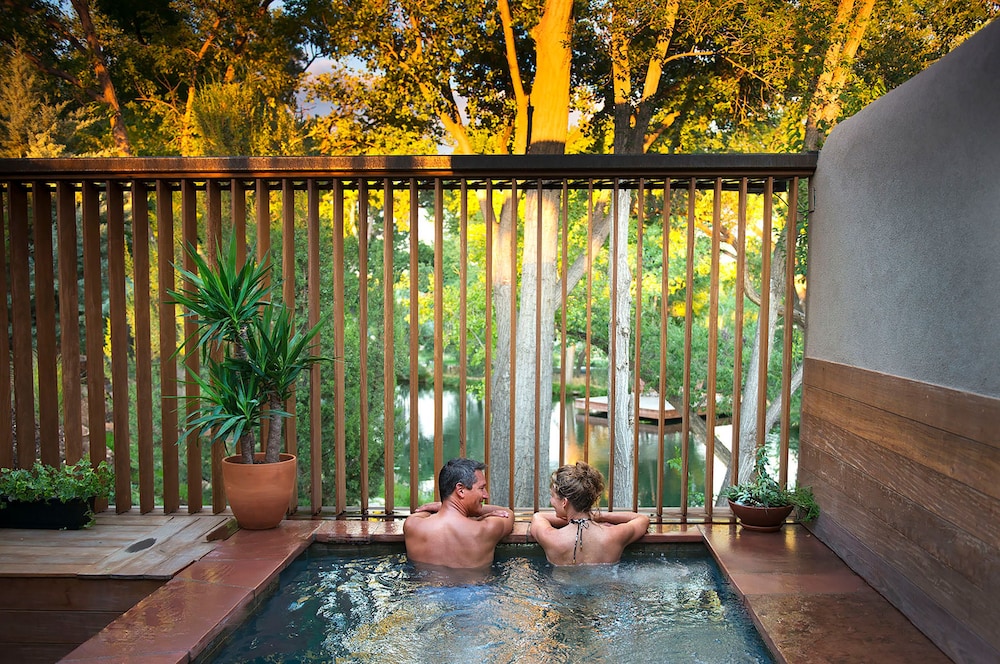 Ojo Santa Fe Spa Resort 67/100
