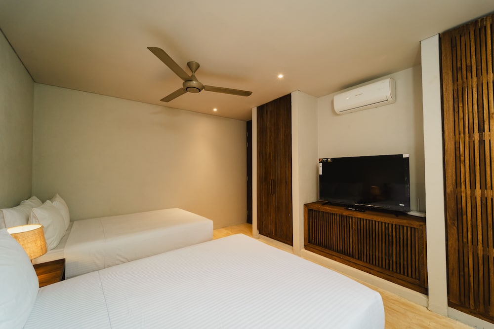 Naio Hotel 5/50