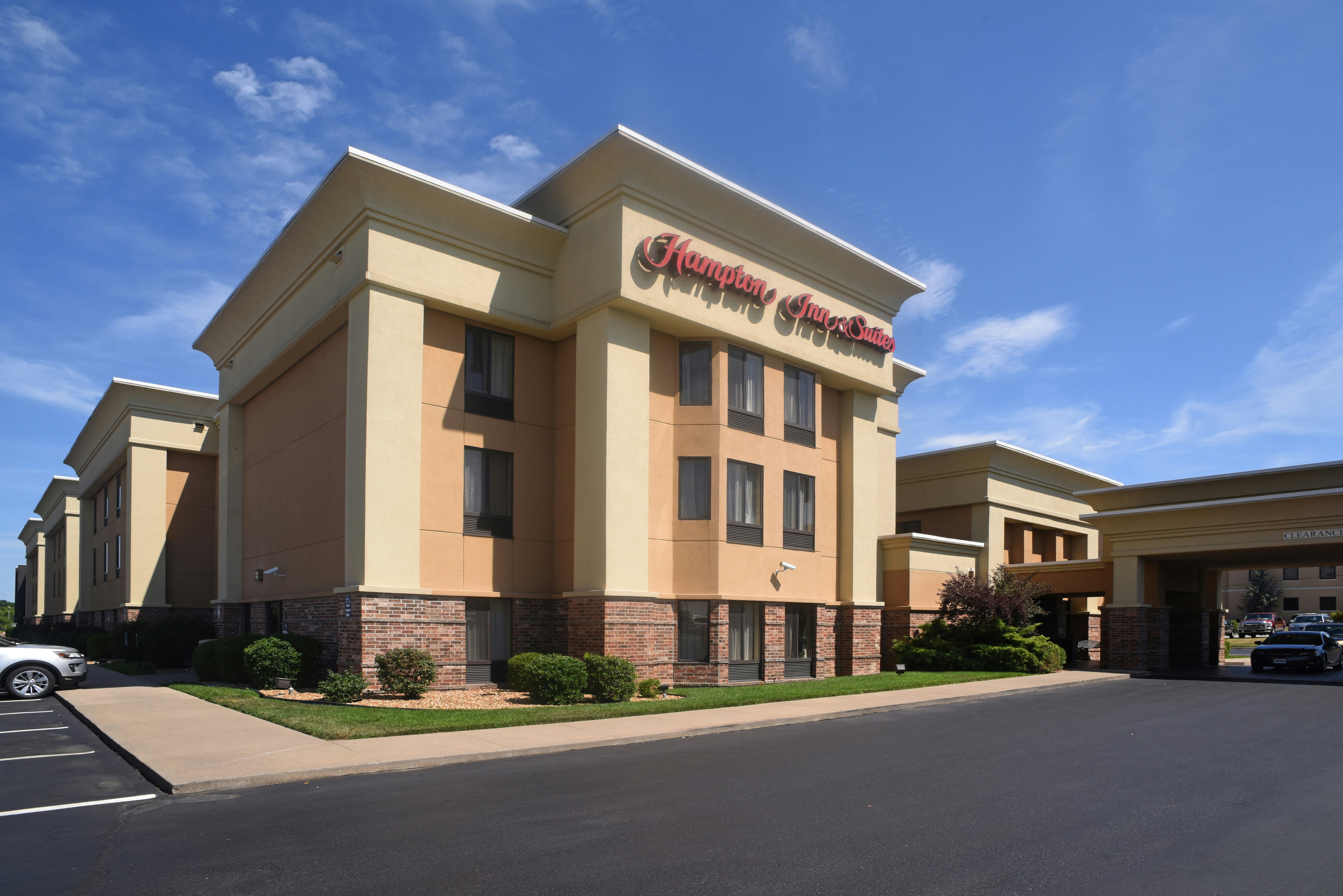Hampton Inn and Suites Springfield 24/26