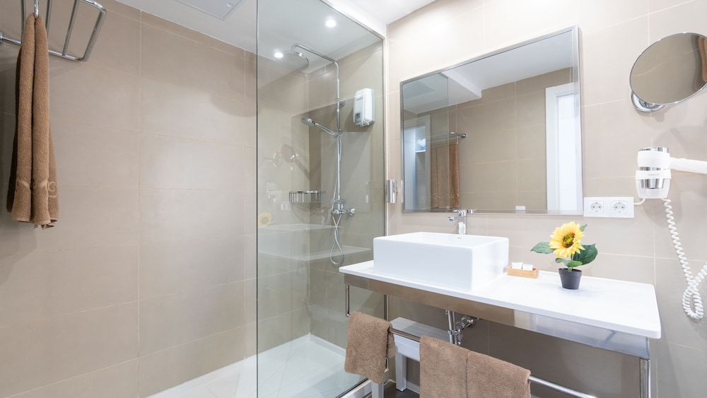 2 BEDROOMS, LUXURY, APARTMENT