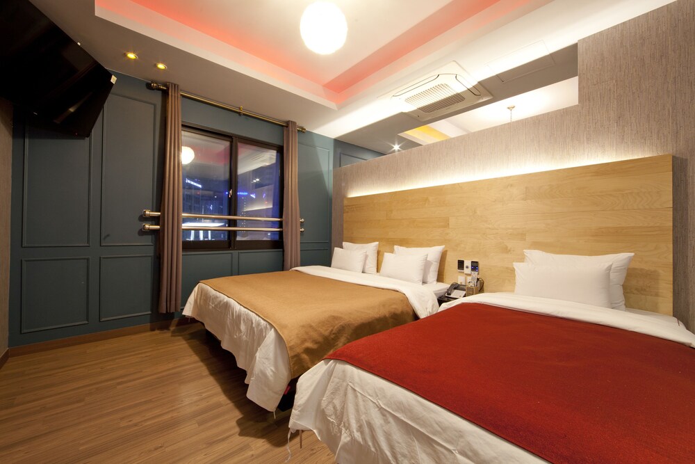 Hotel 109 31/73