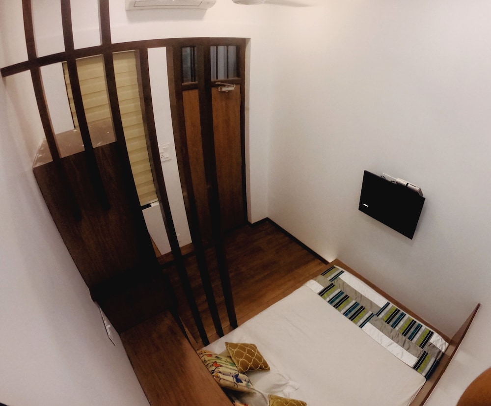 Carlton Hotel photo2