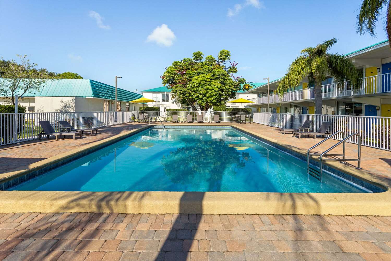 Days Inn by Wyndham Fort Pierce Midtown 48/55