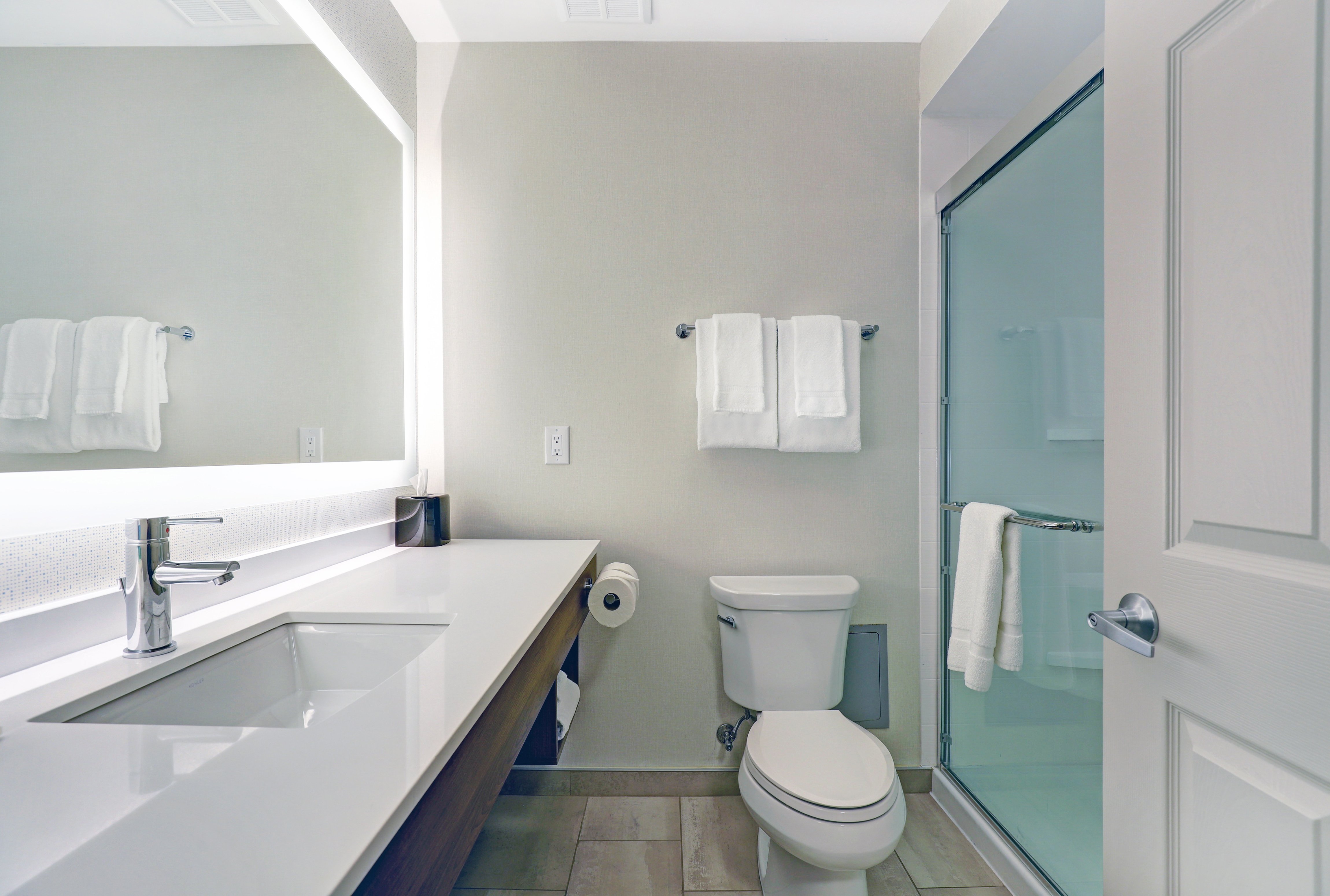 Holiday Inn Express Whitby Oshawa An Ihg Hotel 72/78
