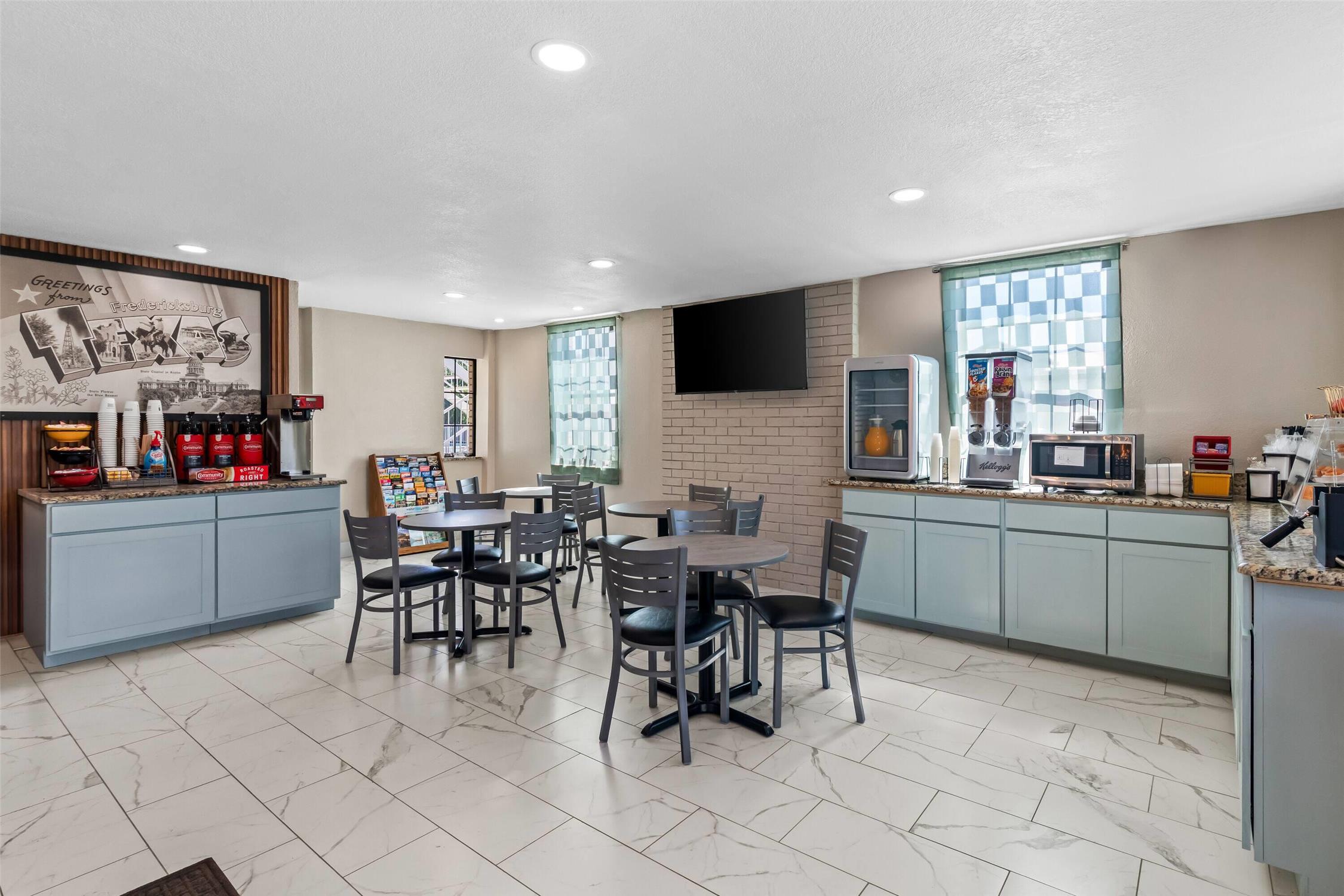 Super 8 by Wyndham Fredericksburg 39/51