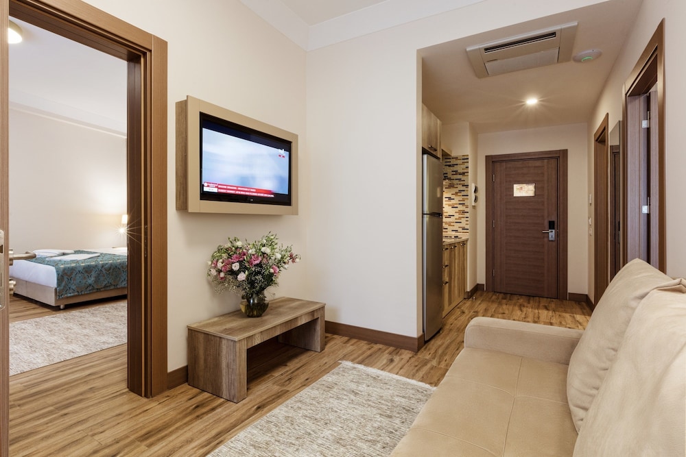 Mari Suites Hotel 52/63