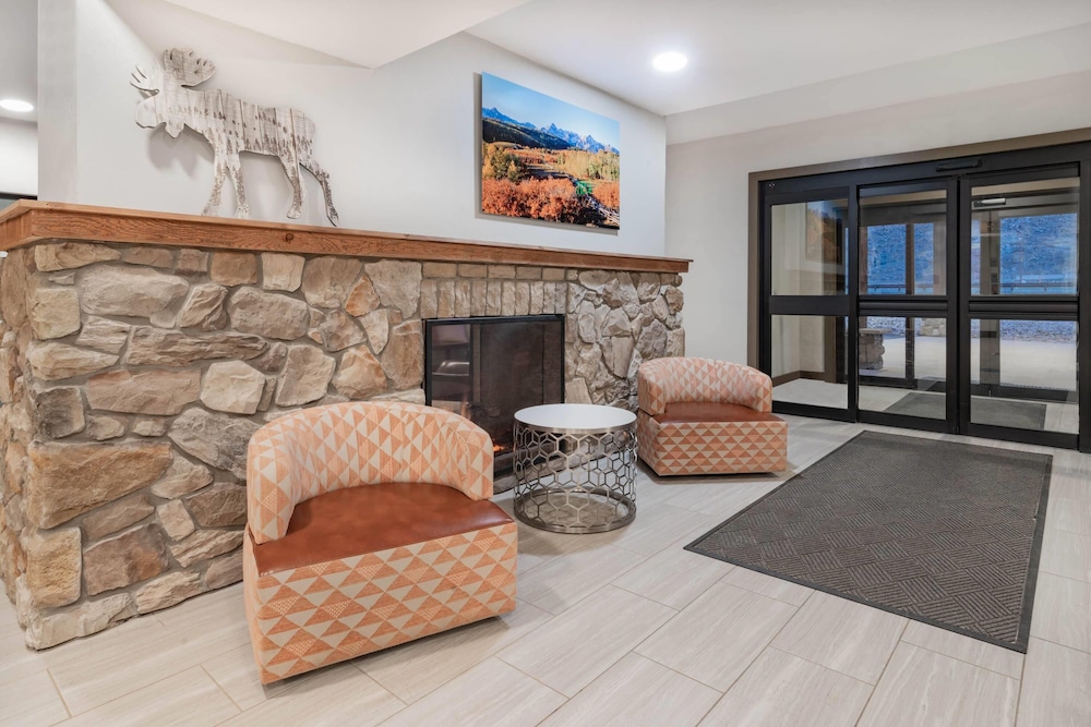 Microtel Inn and Suites by Wyndham Georgetown Lake 41/55